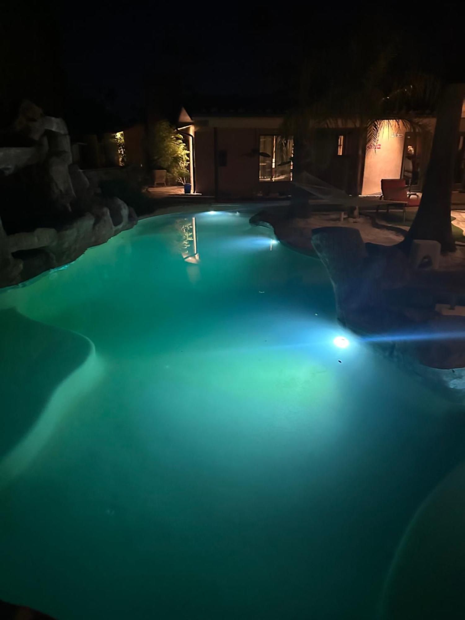 Warm Sands Villa-Moving River/Island Palm Springs Exterior photo